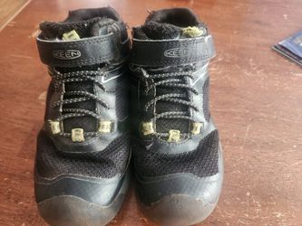 Boys Keen hiking boots size 10