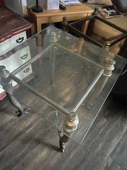 GLASS SIDE TABLE SET