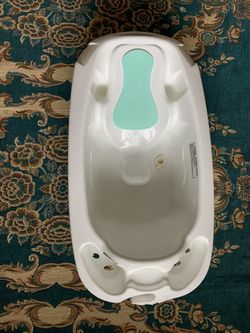 Baby bath tub