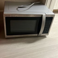 Sharp Carousel Microwave Works great