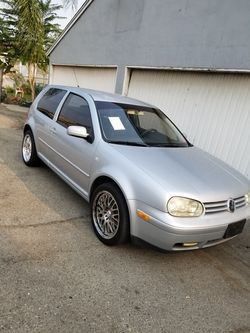 Auto en buenas condiciones estandar