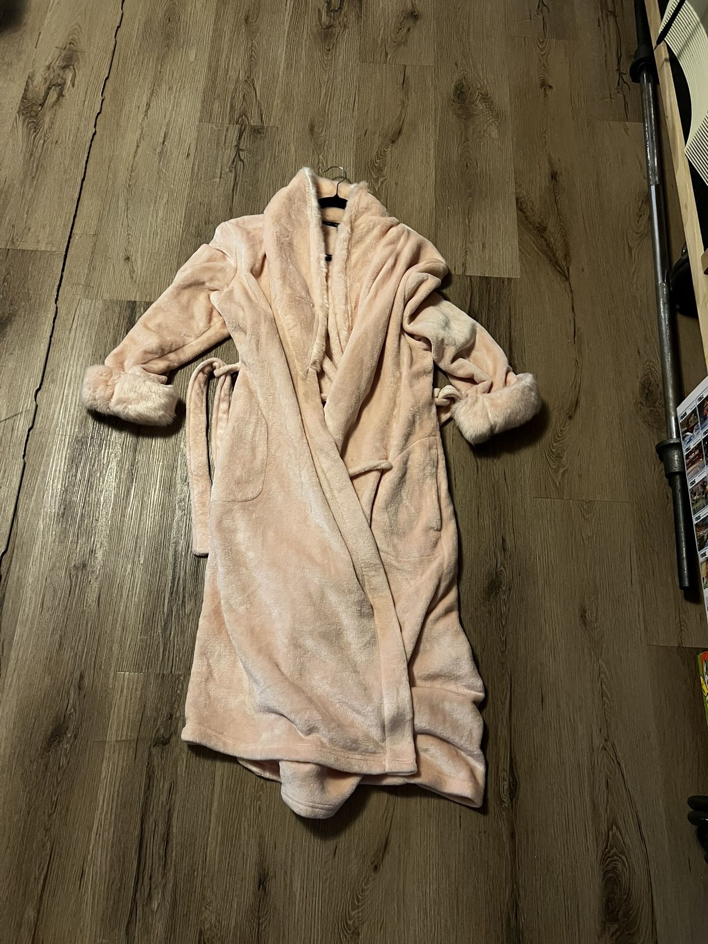 pink robe with fuzzy collar and sleeve cuffs