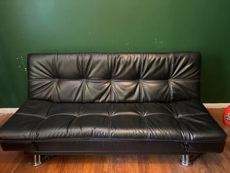 Ajustable Black Leather Couch