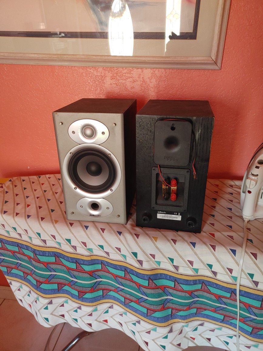 Polk audio Speakers