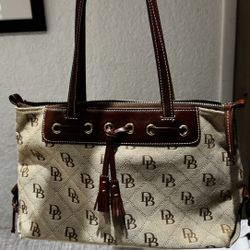 Dooney And Bourke Purse