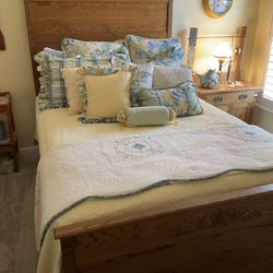 Oak Queen Bed w/ Mattress