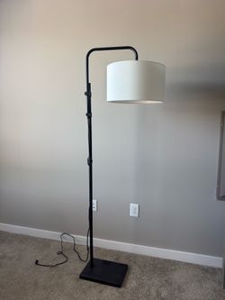 Standing floor lamp