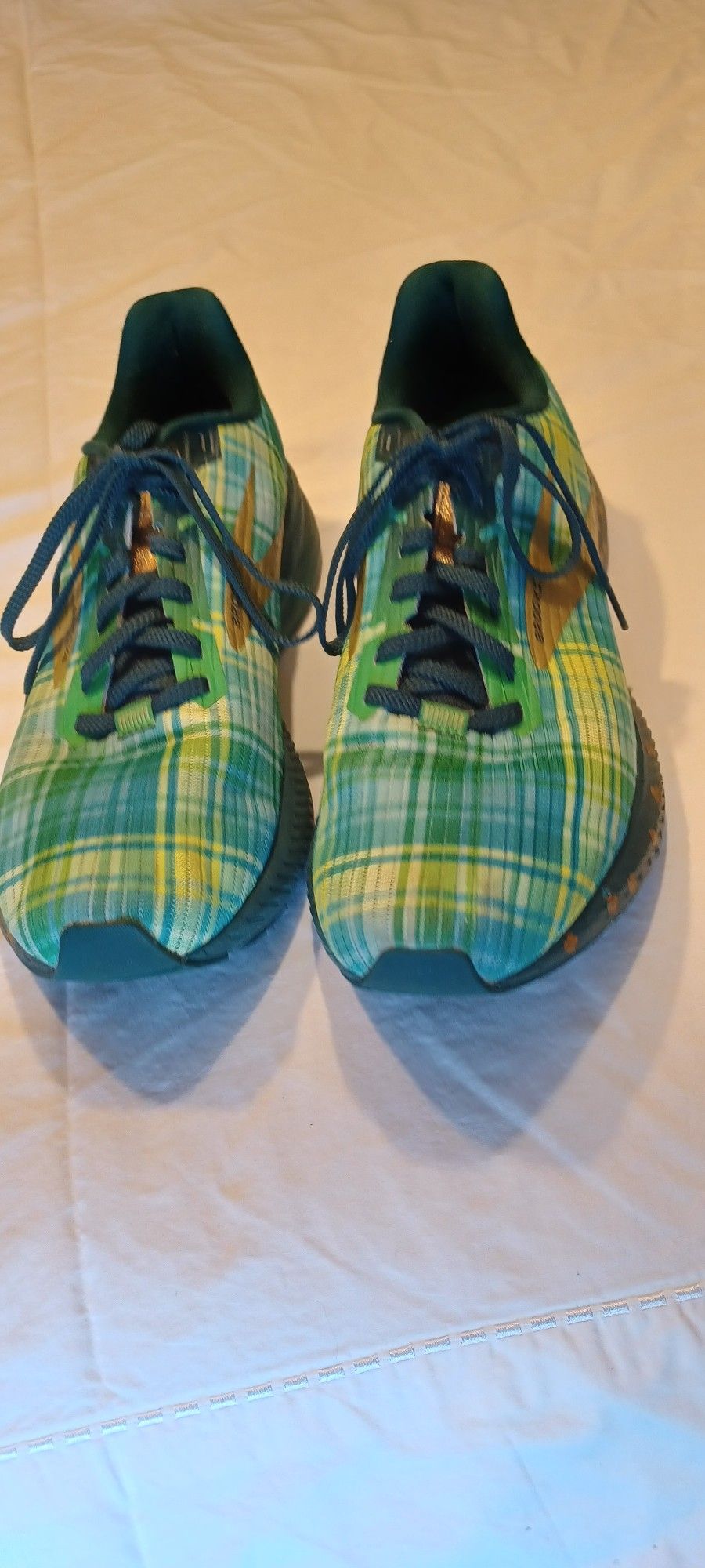 BROOKS Mens Lunch GTS 8