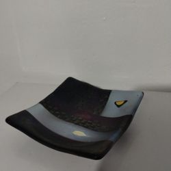 HANDMADE IRIDISCENT FUSED GLASS PLATE 4.5" - V80