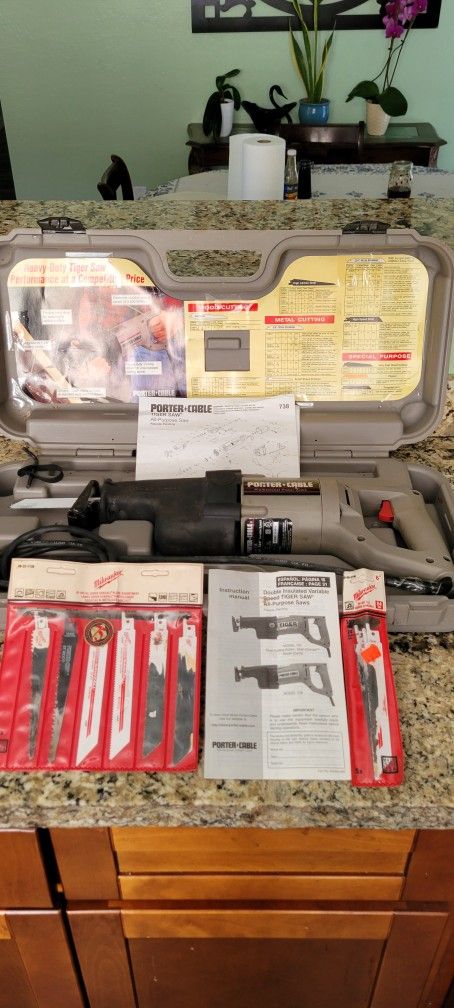 Triger Saw 120v . Variable Speed. Great Condition