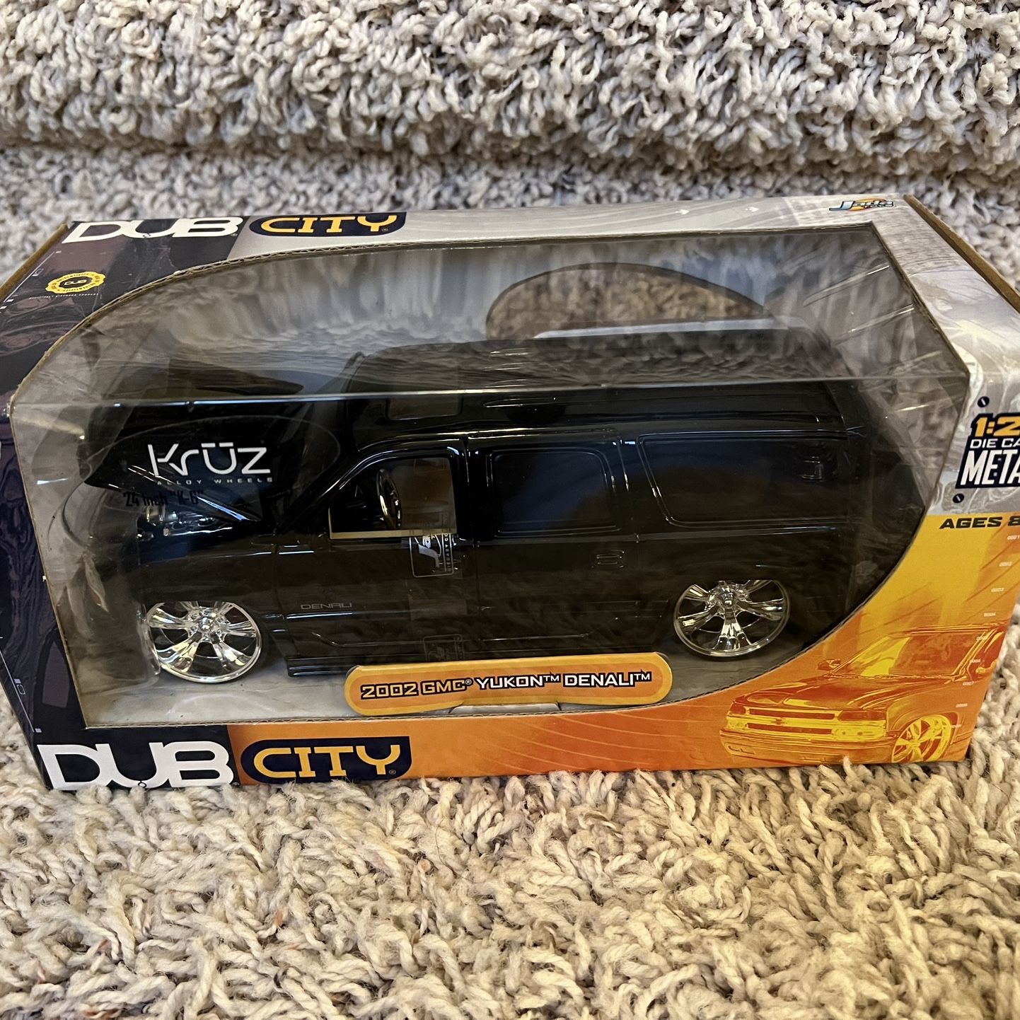 Jada Toys-Dub City Big Ballers 1:24 Scale Die Cast Car-2002