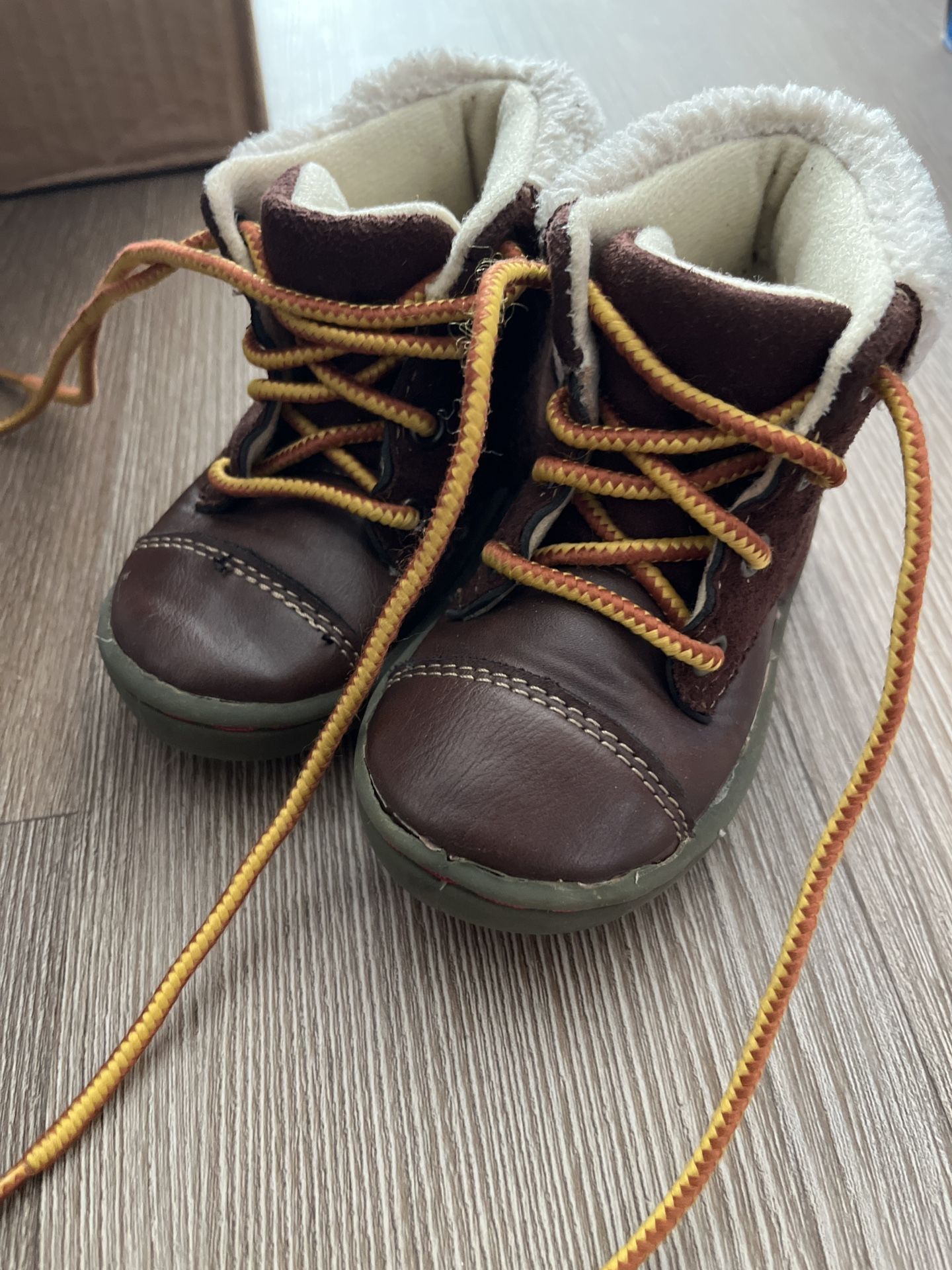 Oshkosh bgosh boots