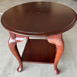 24” Round Wood Table 