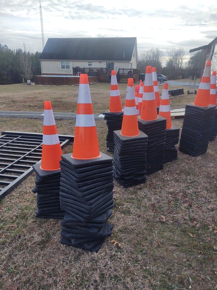 Traffic / Safety Cones 28"