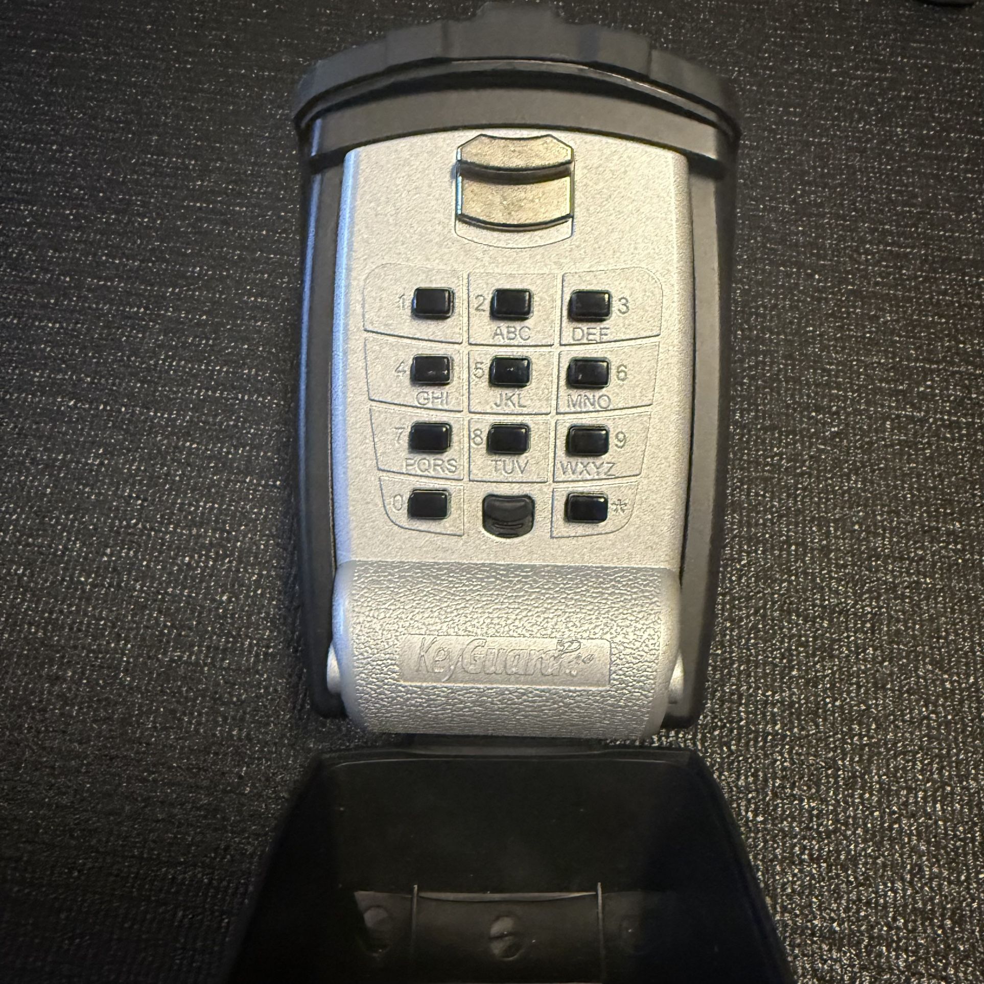 KeyGuard Portable Key Lock Box with Car Window Mount Attachment Weatherproof Blk