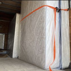 ⚜️NEW QUEEN SIZE DOUBLE SIZED MATTRESS W. VISITING INCLUDED ⚜️