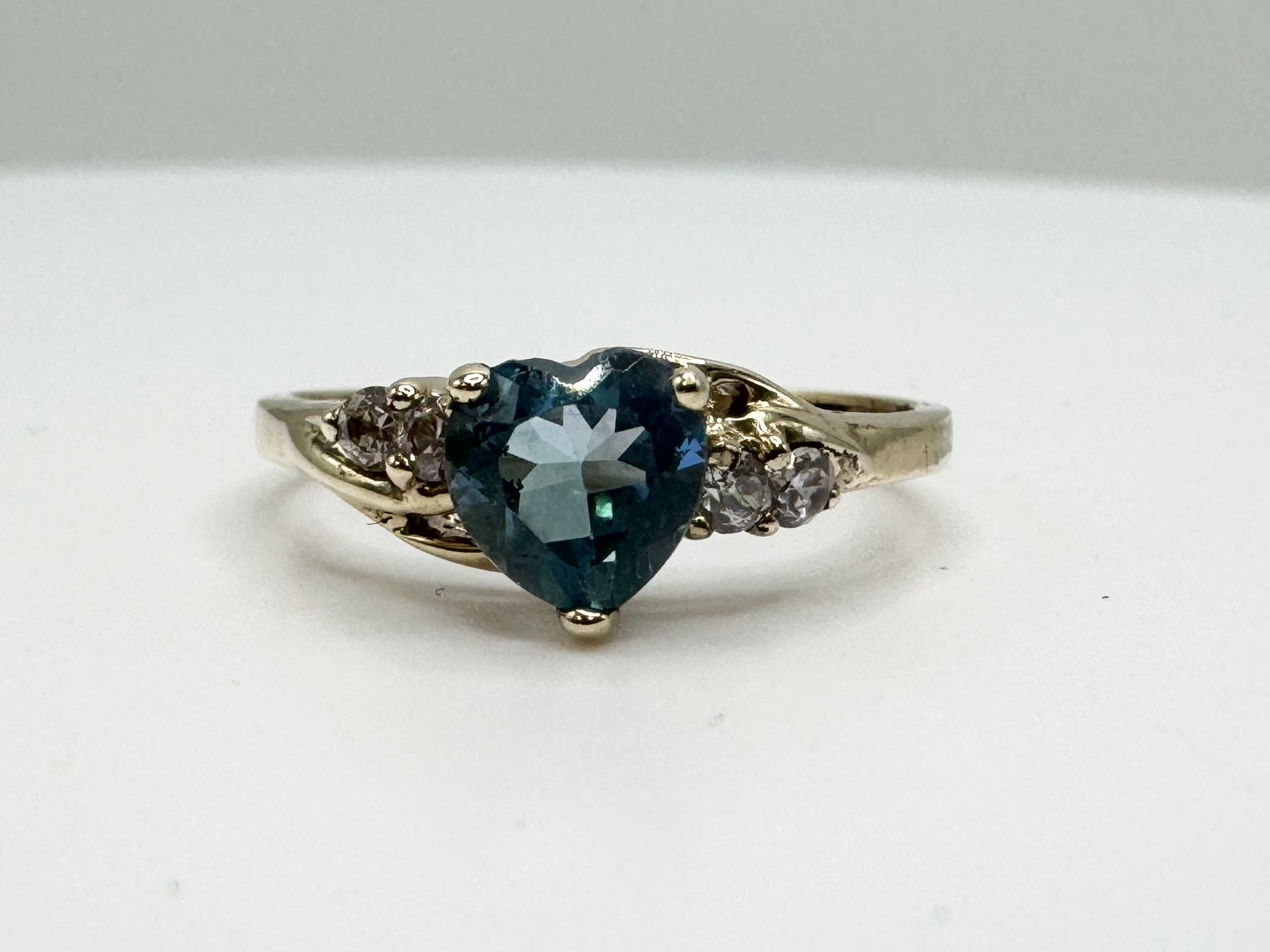 Ladies 10k Yellow Gold Blue Topaz Heart & CZ Birthstone Ring Size 7 11046751