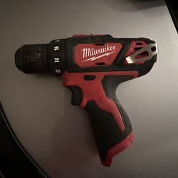 Milwaukee M12 Drill 