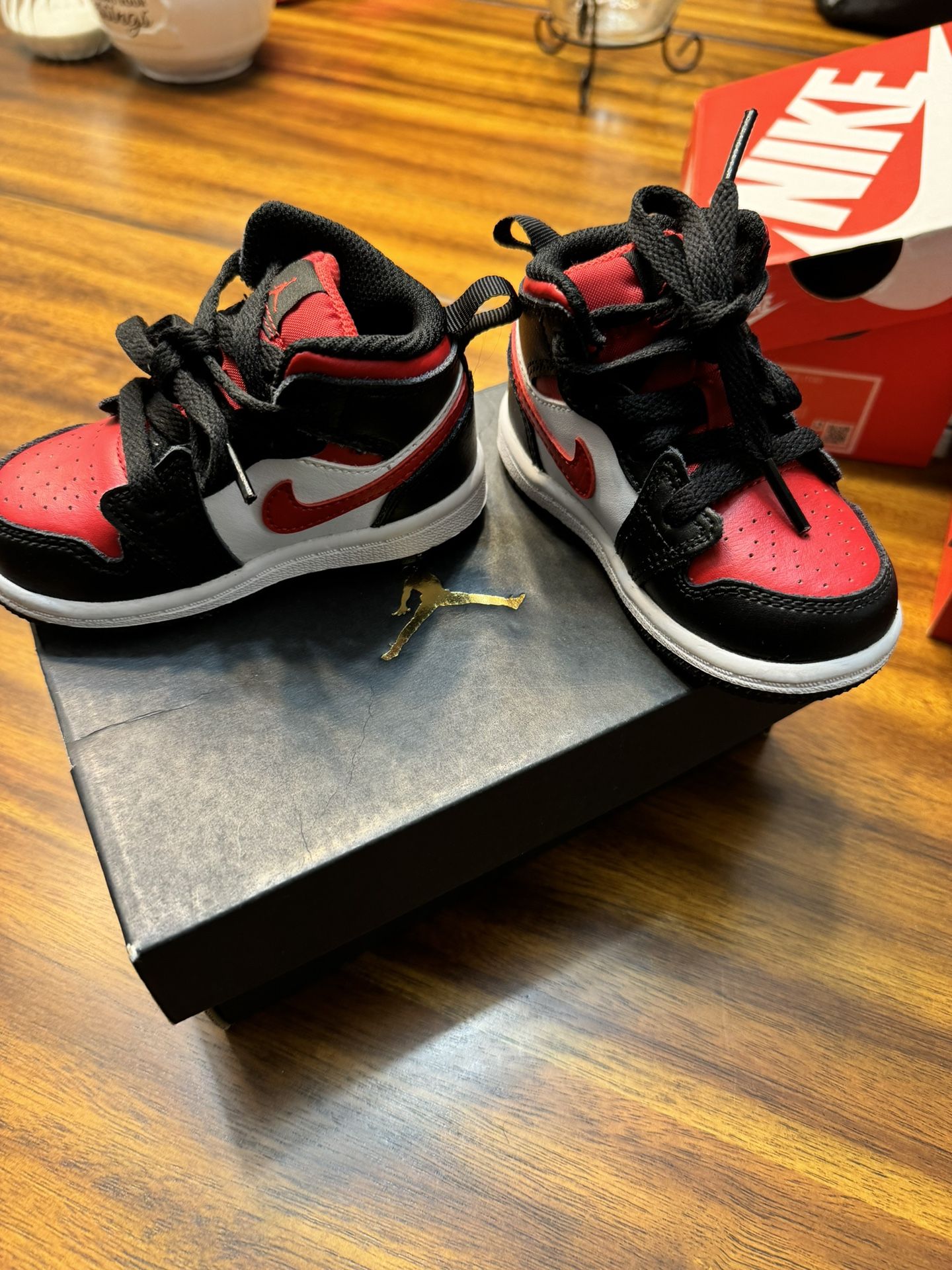 Jordan 1 Mid