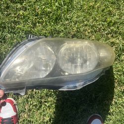 Used 2009 Toyota Corolla S Driver Side Headlight 