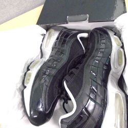 

Air Max 95 (Blk/Blk/Slvr) '2010 Release 609048-027, Men's Size 10

