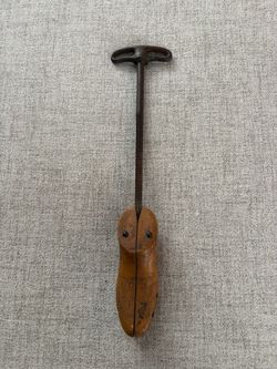 SMALL #5 VINTAGE WOOD SHOE STRETCHER WITH METAL HANDLE