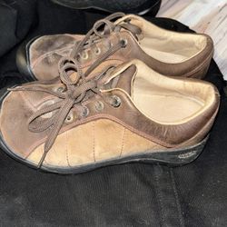 Keen Women’s Shoes Size 7.5 