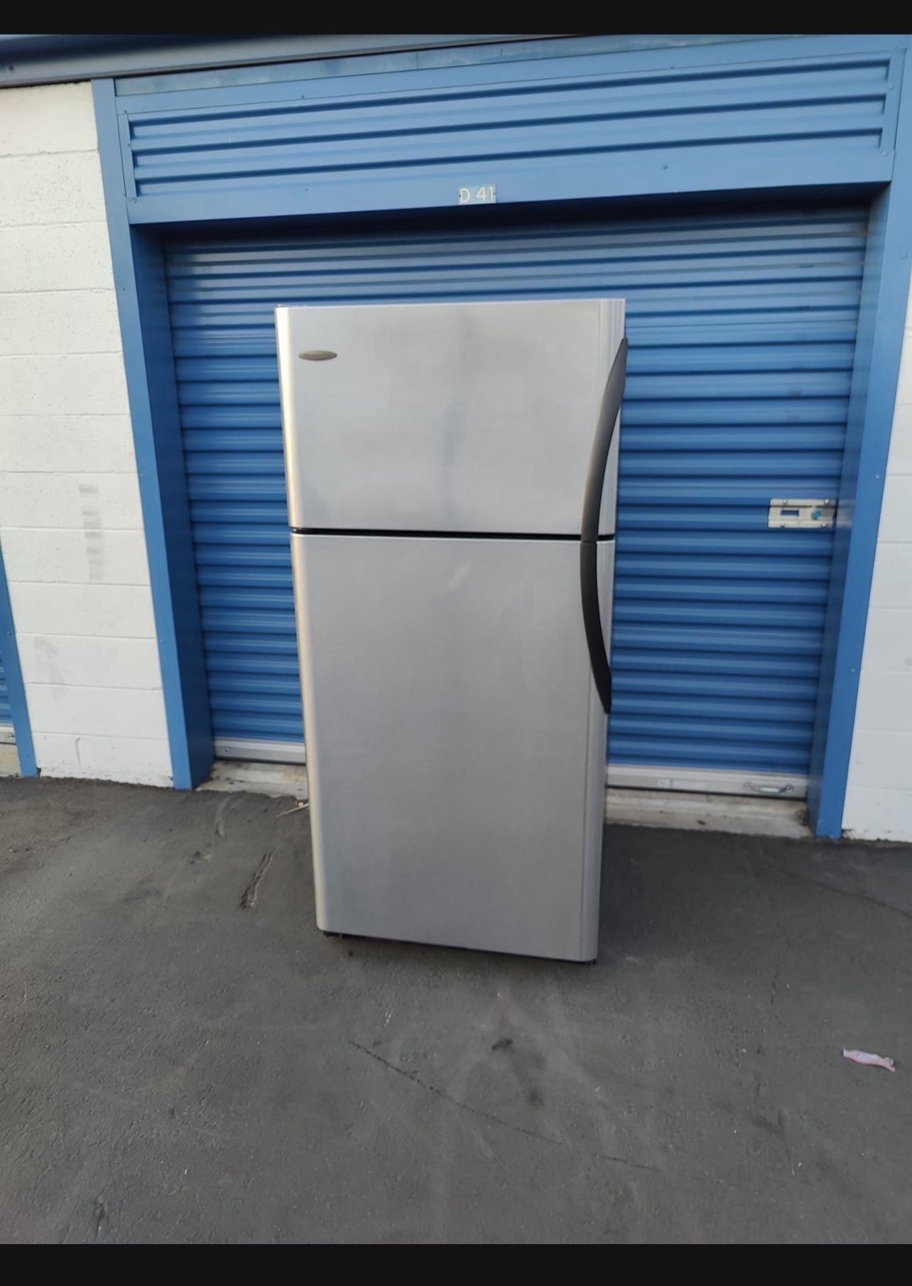 FRIGIDAIRE REFRIGERATOR **FOR PICKUP ONLY** FRIDGE Refrigerador Hielera