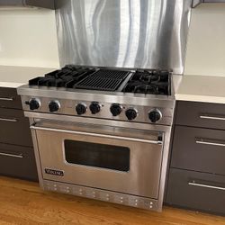 Viking Range 36” Dual-Fuel Gas + Electric With Grill