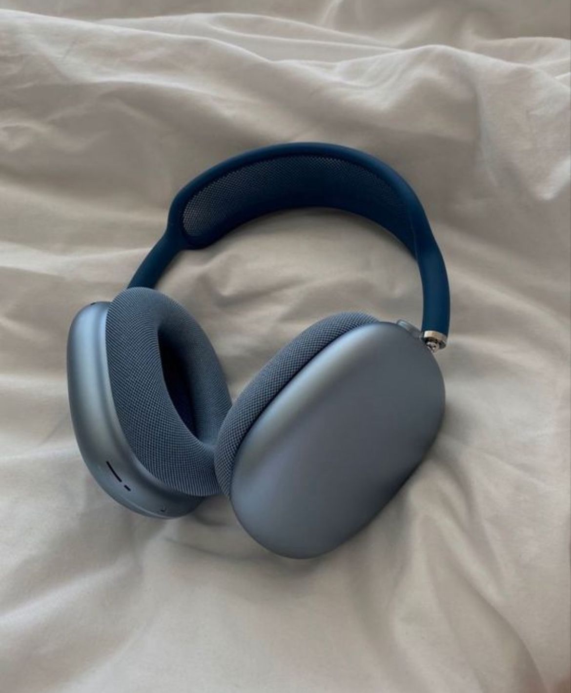 Apple Headphones