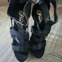PLEASER HEELS SIZE 9