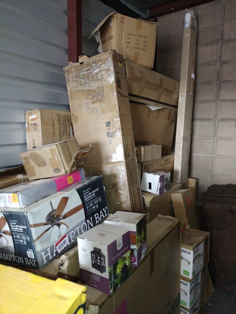 I Am Selling A Storage Unit As A Lot