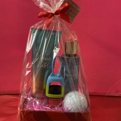 Victoria Secret Aqua Kiss Gift Set 