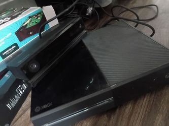 Xbox 1 console with Xbox Wireless Controller Pulse Red and x box 1 kinect