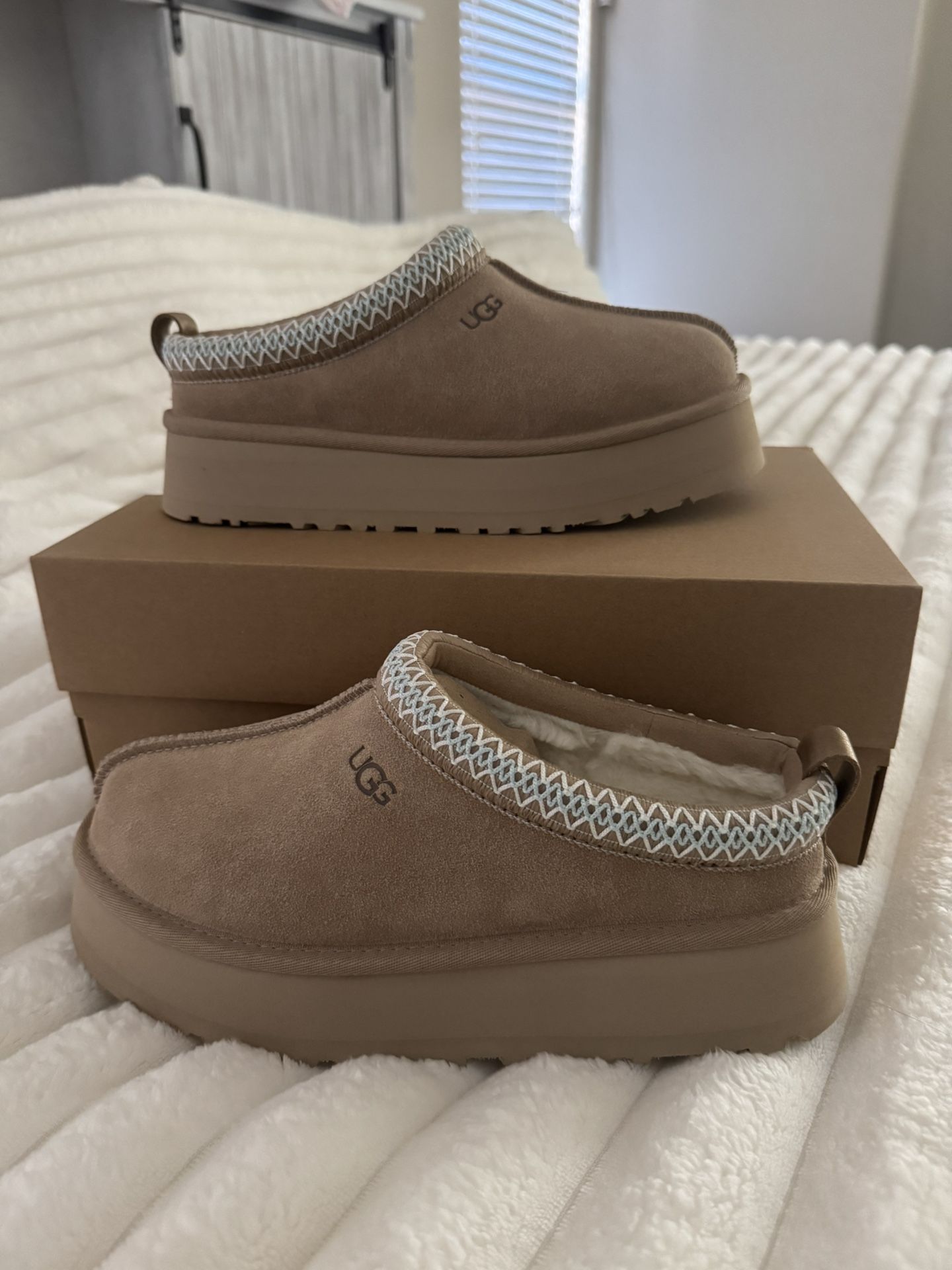 Women’s Size 8 Taz II Uggs