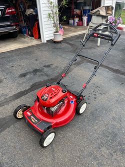 Toro 6.75HP 190cc Briggs and Stratton Rear Wheel Drive Self Propelled Lawn Mower and Bag-$250