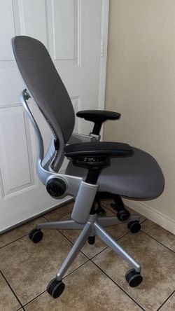 Steelcase Leap V2 Fully Loaded (Platinum Frame)