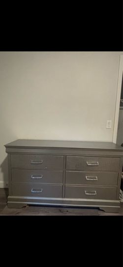 Moving sale