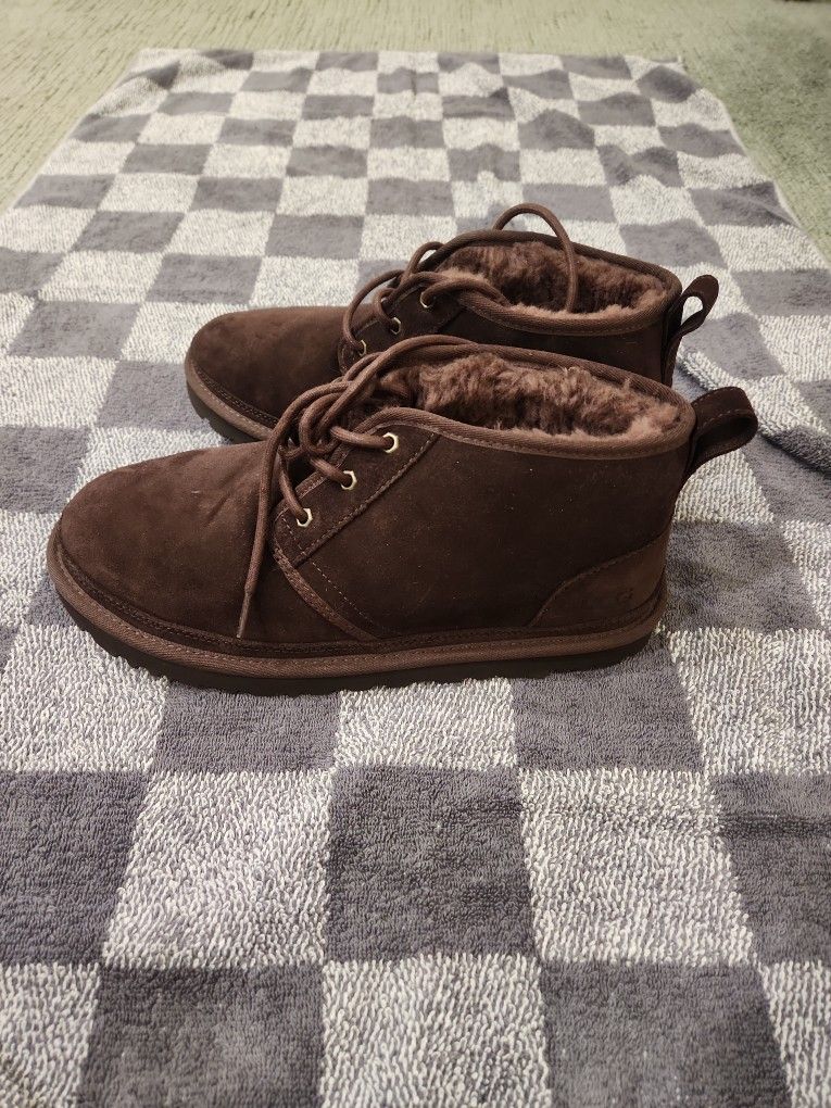 UGG Boots Size 11 BROWN. NEW