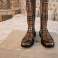 100% Authentic Burberry Rain Boots – Size 36 (US 6) | Classic Check | Waterproof Designer Boots