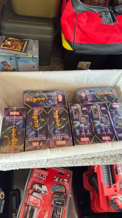 Marvel Neon  Topps Trading Card Blaster Box