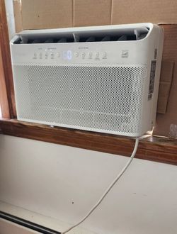 WINDOW AC AIR CONDITIONER Midea 8,000 BTU  U-Shaped .