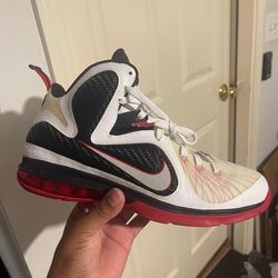 LEBRON 9 SIZE 11.5 MIAMI HEAT HOME