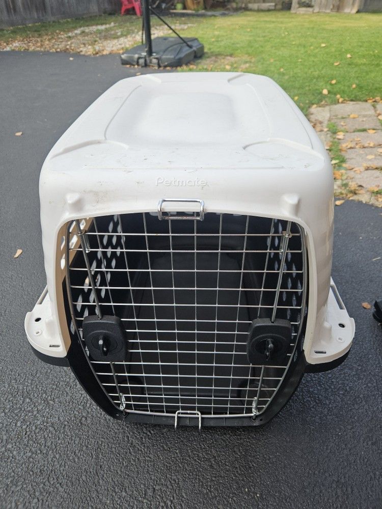 Plastic Medium Sized Dog Crate - dual Side Hinges Door, Clean Not Used