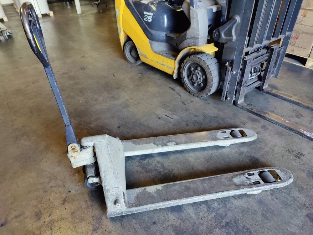 Crown Pallet Jack