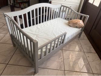 Toddler Bed - Gray