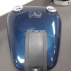 Harley Davidson Gas Tank And Chrome Oil Tank to