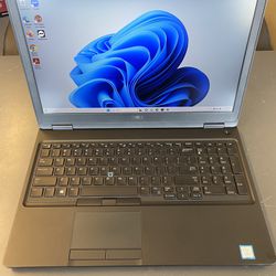 Dell LapTop 15.6" Latitude 5590 Notebook Computer 