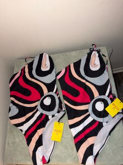 One piece swim suit