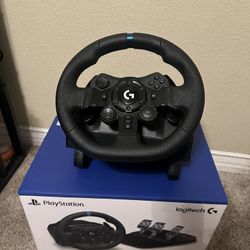 Logitech G923 Racing Wheel and Pedals